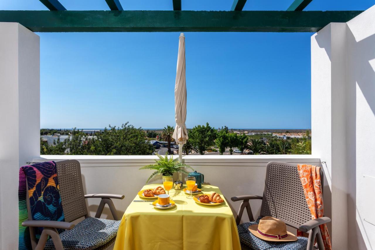 Sunny Apartment With Sea View 타비라 외부 사진