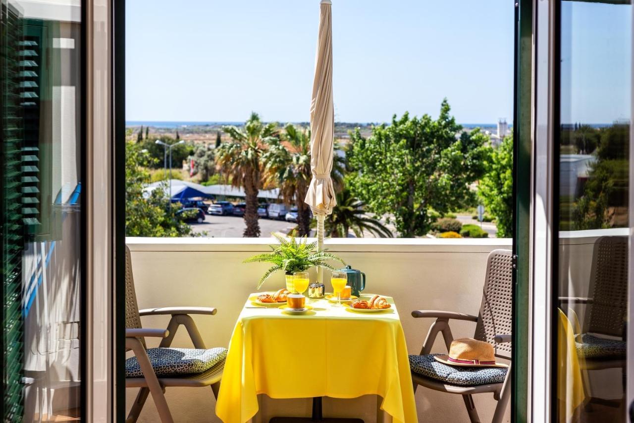 Sunny Apartment With Sea View 타비라 외부 사진