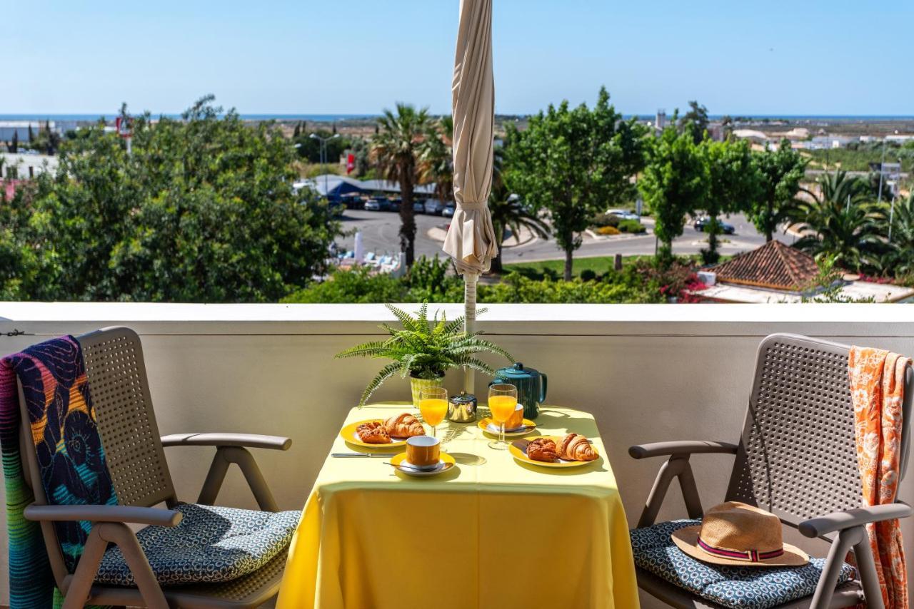 Sunny Apartment With Sea View 타비라 외부 사진