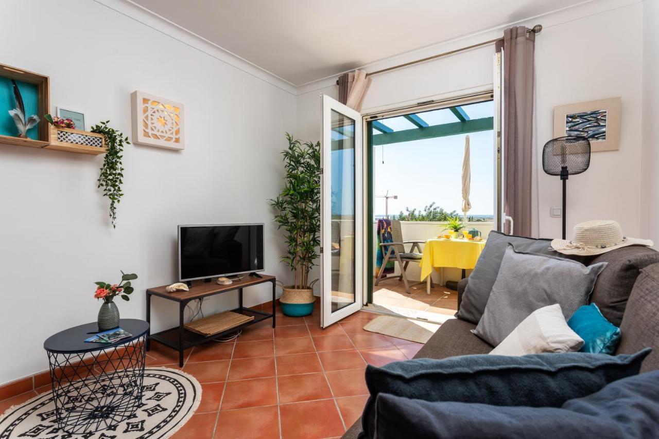 Sunny Apartment With Sea View 타비라 외부 사진