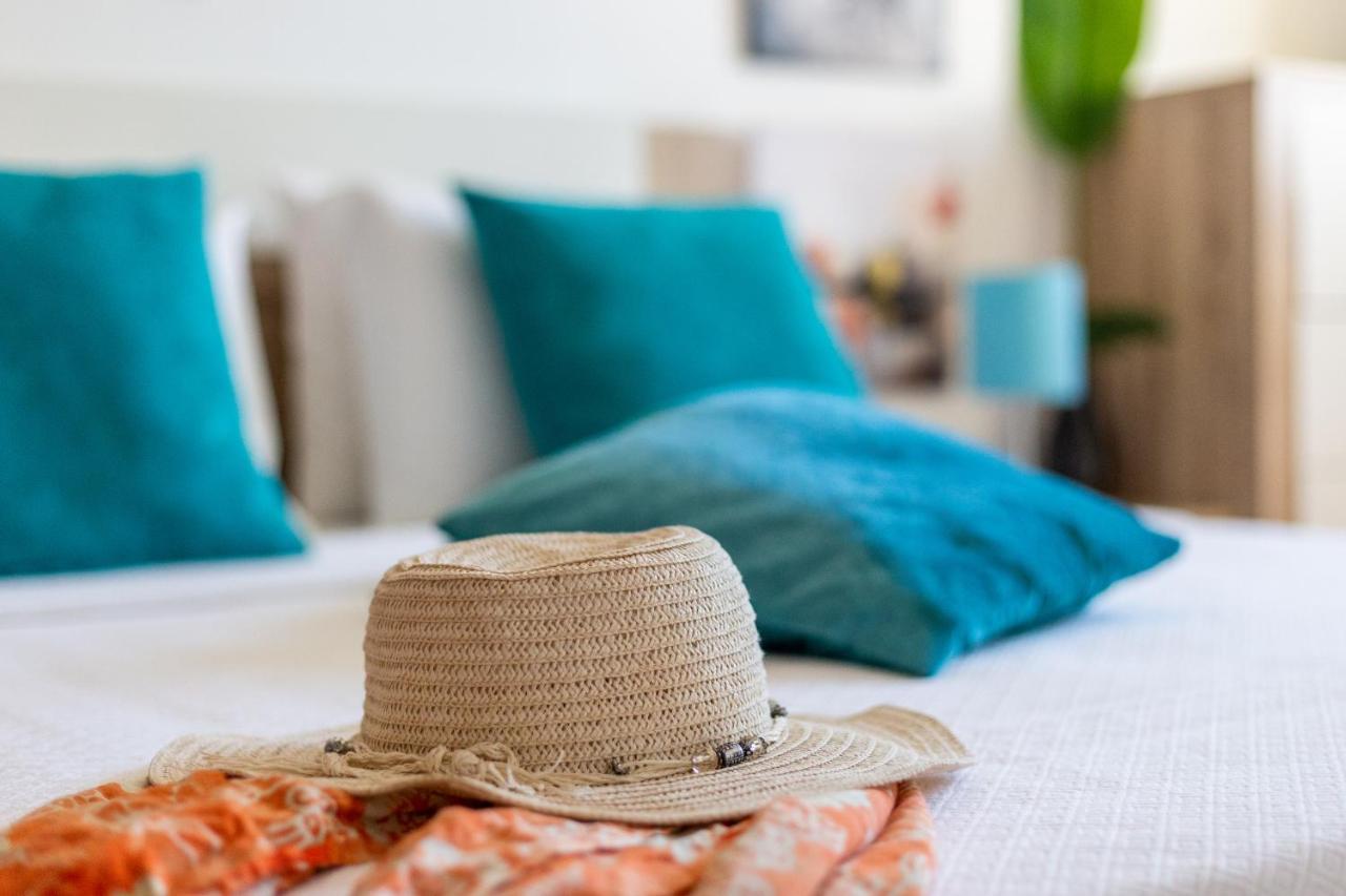 Sunny Apartment With Sea View 타비라 외부 사진