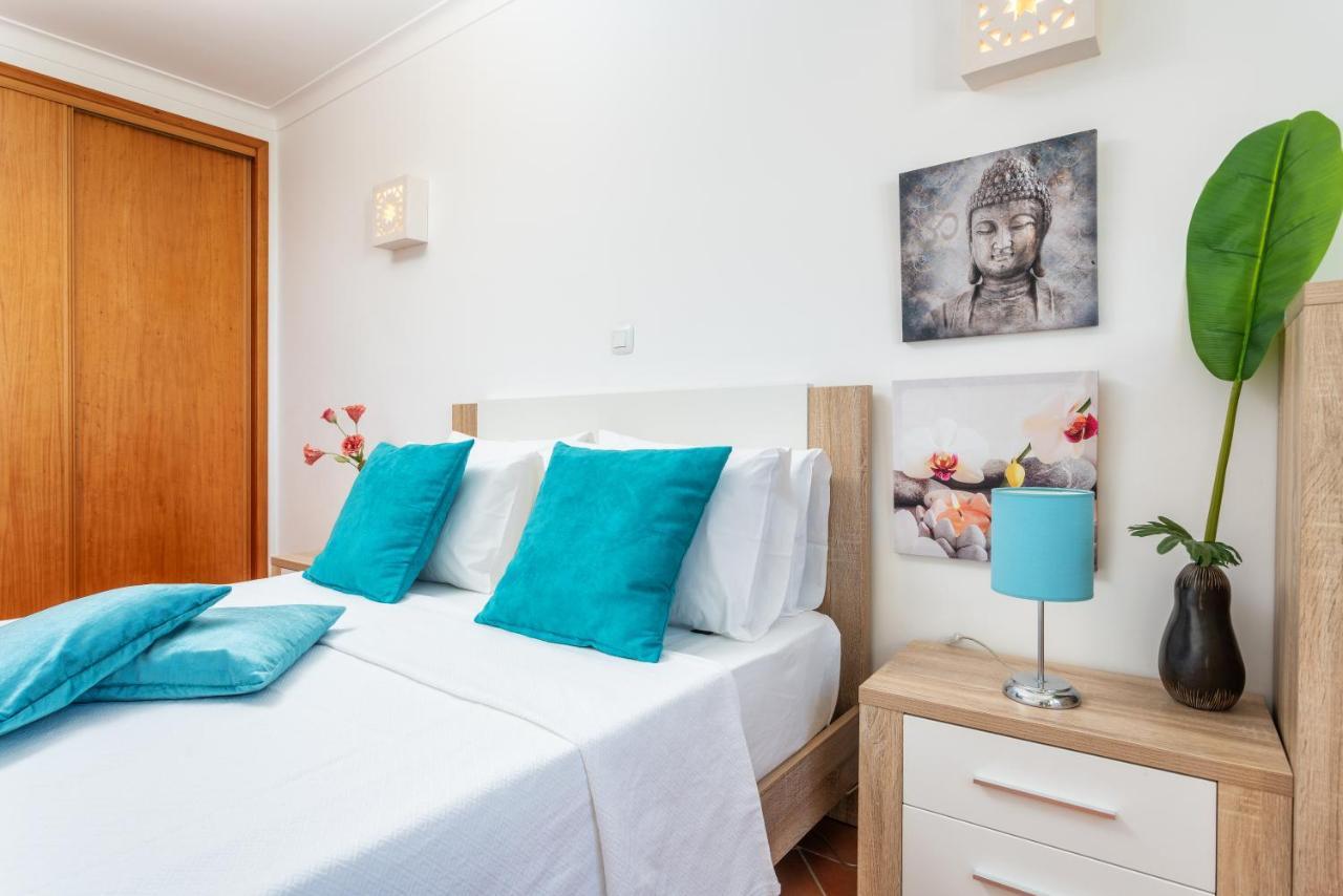 Sunny Apartment With Sea View 타비라 외부 사진