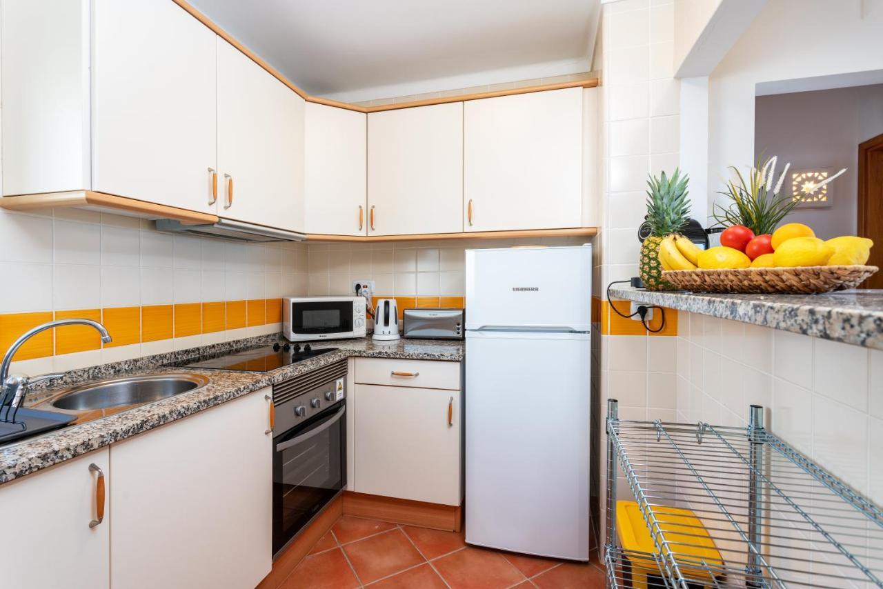 Sunny Apartment With Sea View 타비라 외부 사진