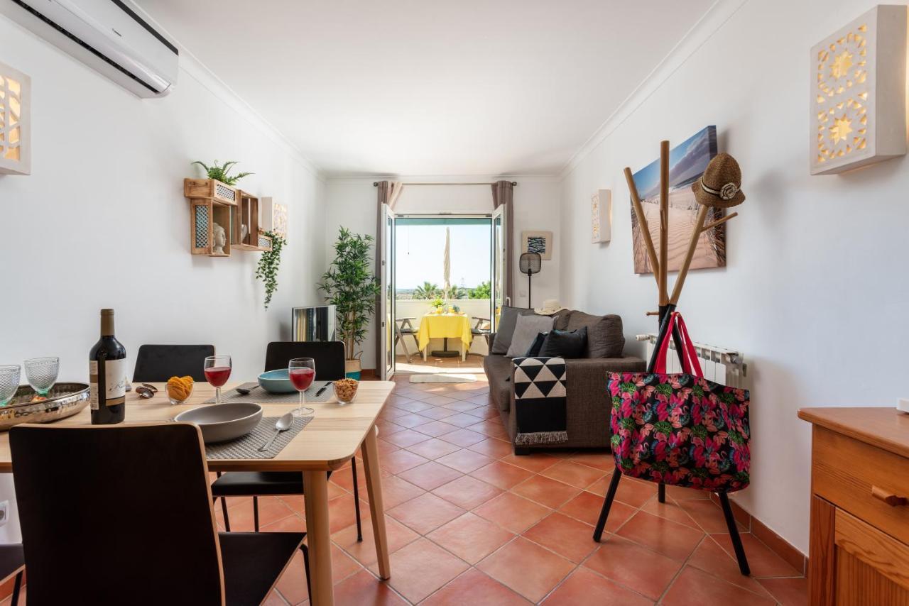 Sunny Apartment With Sea View 타비라 외부 사진