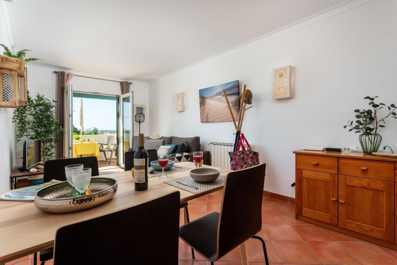 Sunny Apartment With Sea View 타비라 외부 사진
